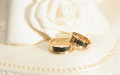 Hochzeit - die Ringe werden getauscht